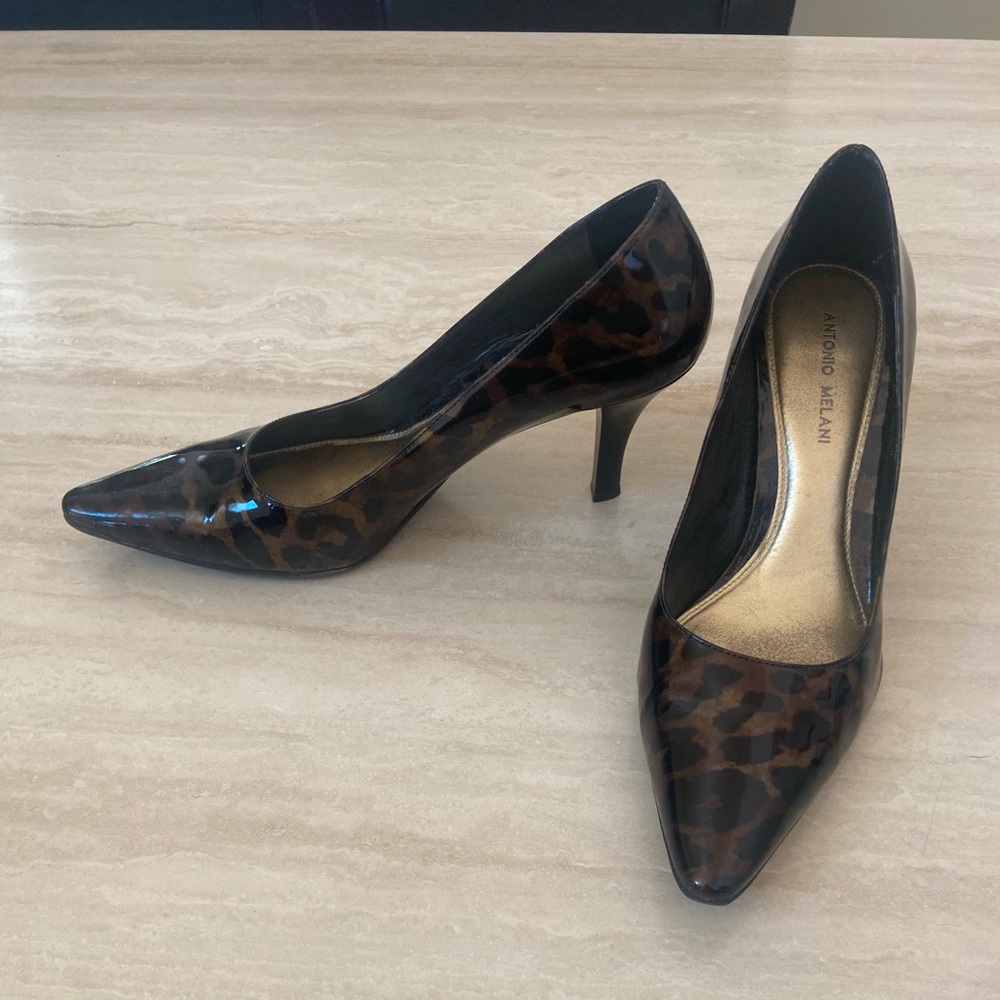 Women’s size 10 Antoni Melani 3” heel pimp. Leopard design